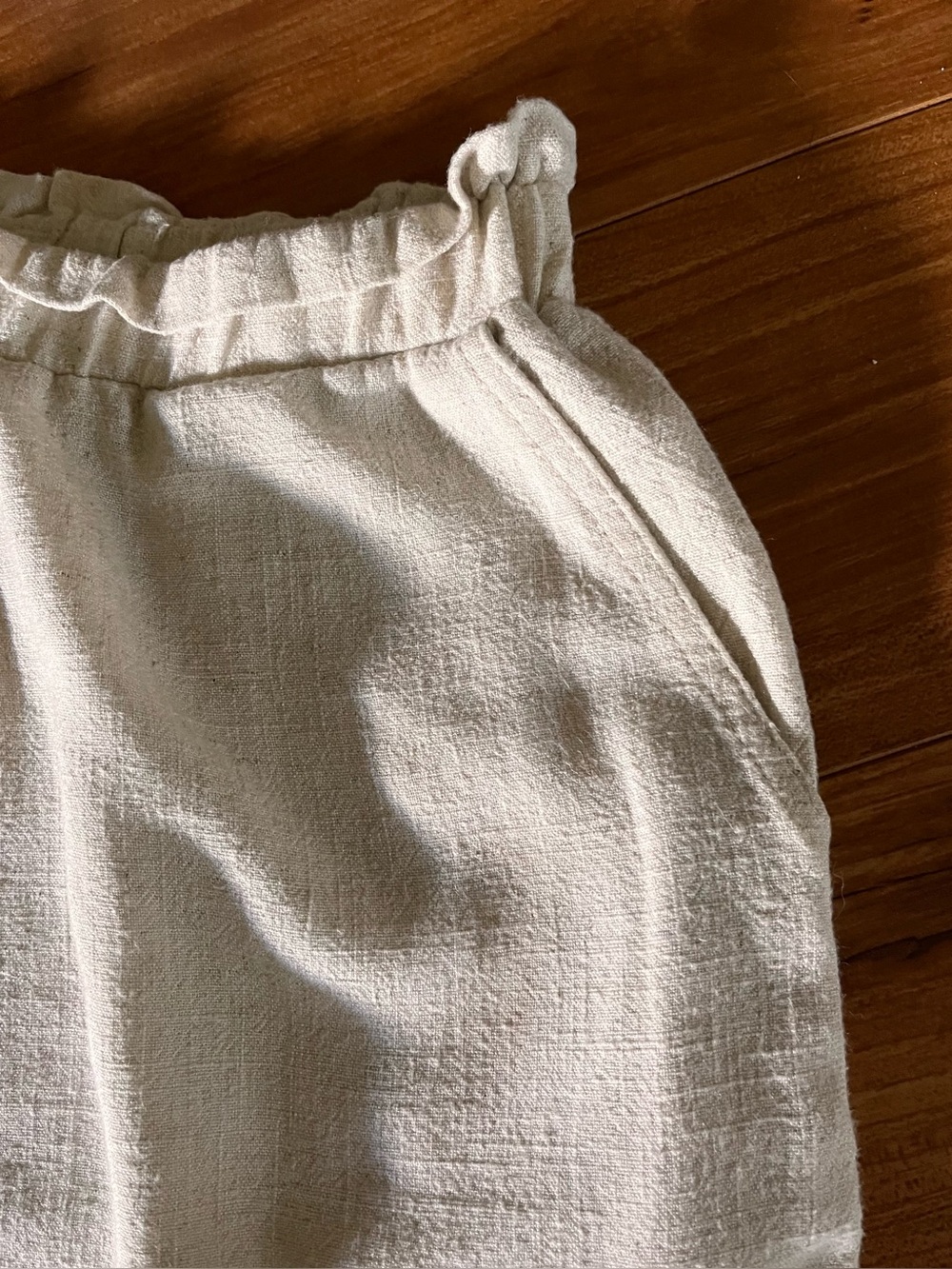 Neuflora Ruffle Cream Linen Shorts Medium - Picture 3 of 11